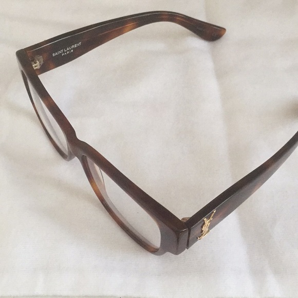 YSL sunglasses ๐ฅ๐ฅ - Picture 3 of 6